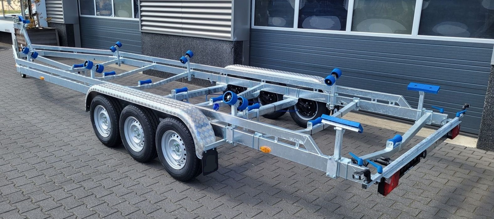 Triple essieux 10m avec 3 essieux de 1800 kg